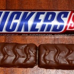 Шоколадный батончик "Snickers" фото 1 
