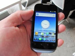Телефон Huawei U8650