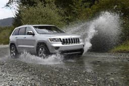 Автомобиль Jeep Grand Cherokee, 2010 г.