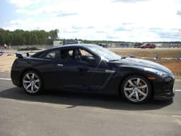 Автомобиль Nissan GT-R (R35), 2007 г.