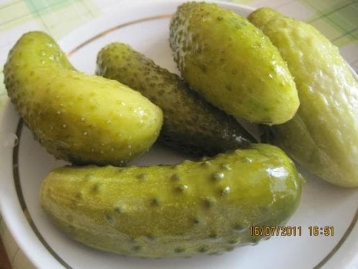 Кислые огурцы