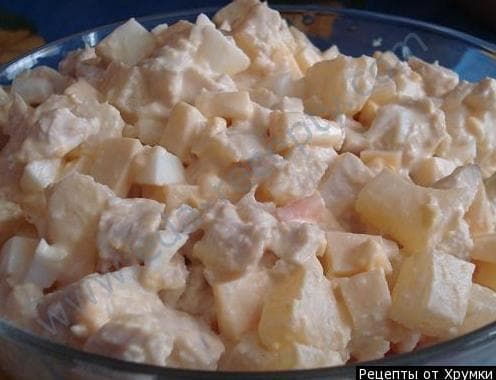 Салат с ананасами и курицей