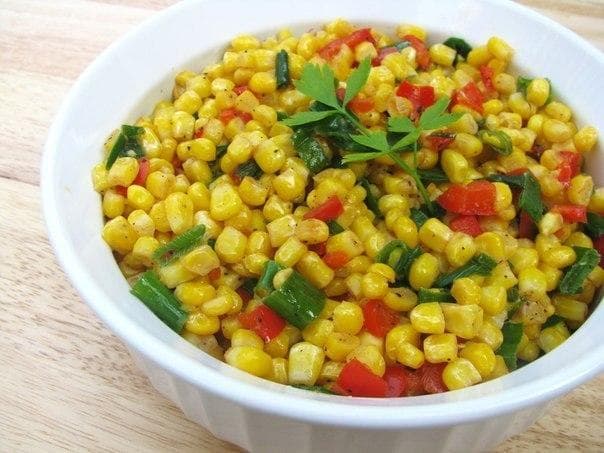 Теплый салат из кукурузы