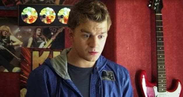 Сериал "Чужой среди своих" (2014)