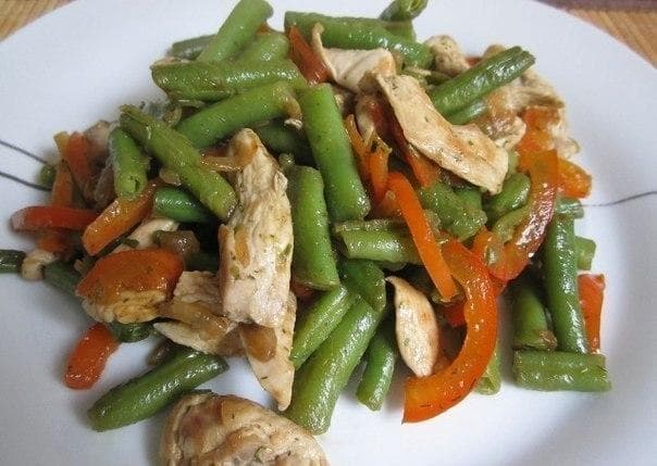 Теплый куриный салат