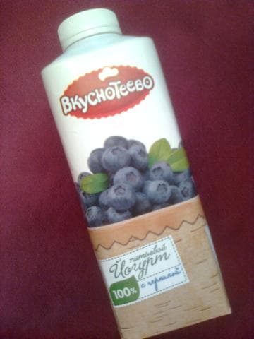 Питьевой йогурт с черникой "Вкуснотеево"
