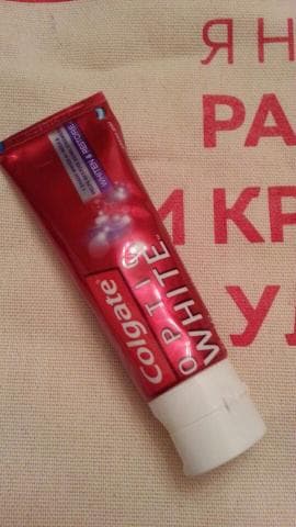 Зубная паста Colgate OpticWhite