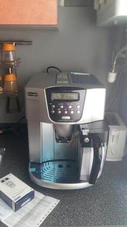 Кофеварка Delonghi ESAM 4000/4200