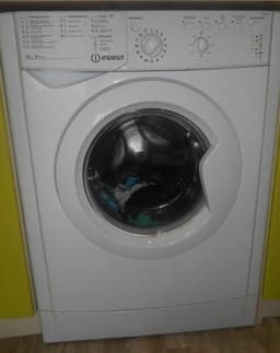 Стиральная машина Indesit IWSB 5093