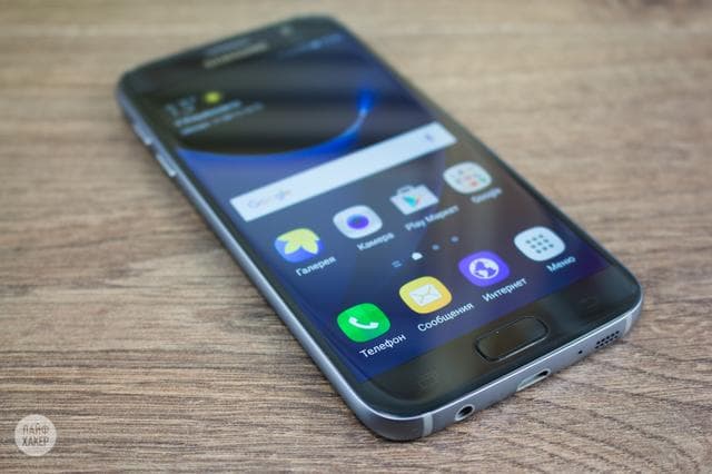 Телефон Samsung Galaxy S7