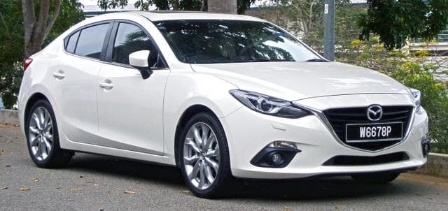 Автомобиль Mazda 3