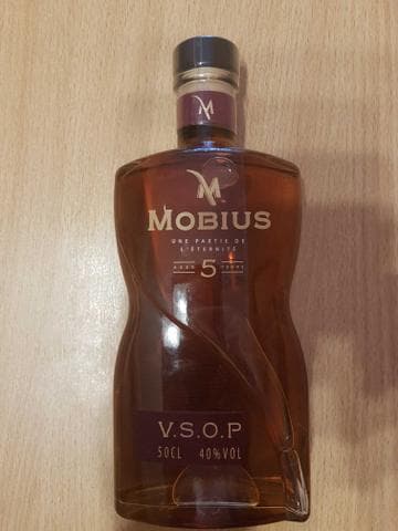 Коньяк MOBIUS