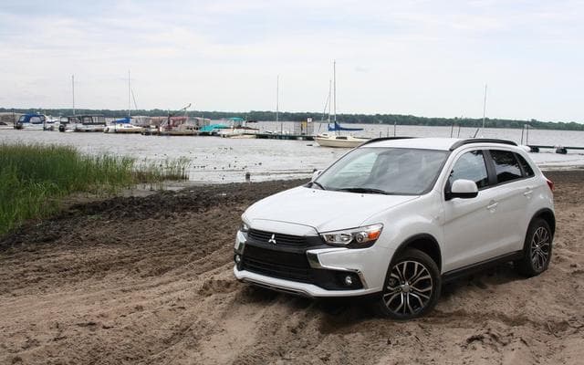 Автомобиль Mitsubishi RVR