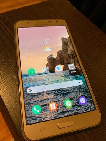 Телефон Samsung J7NEO