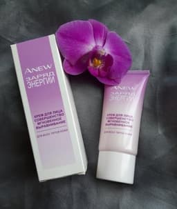 Крем для лица Avon Anew "Заряд энергии" для всех типов кожи