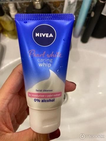 Пенка для умывания Nivea Pear white caring whip
