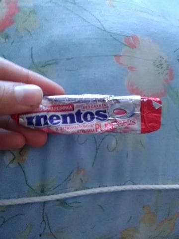 Жвачка mentos клубника