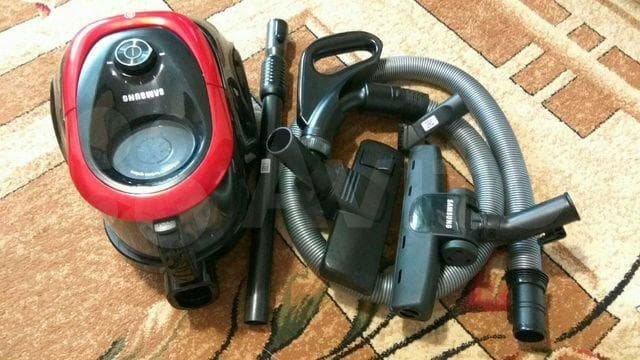 Пылесос Samsung SC18M21C0VR