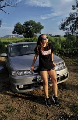 Автомобиль Nissan Primera, 1999 г.