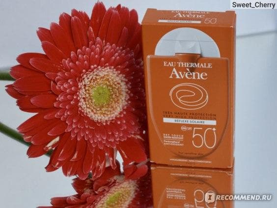 Солнцезащитное средство для лица Avene Eau Termale Reflex Solaire 50+ SPF