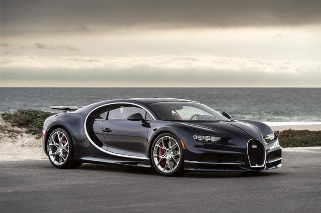 Автомобиль Bugatti Chiron, 2022 г.