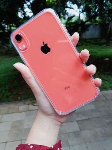 Телефон Apple