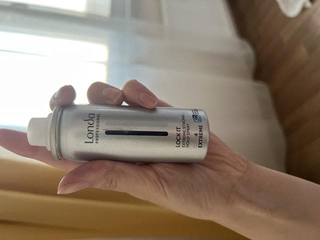 Лак для волос Londa Lock it