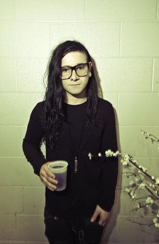 Skrillex — фото из отзыва «Очень круутой Диджей:)»