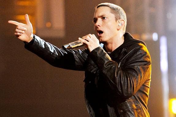 Альбом "The Marshall Mathers LP" Eminem — фото из отзыва «Странный»