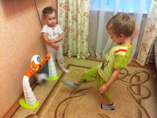 Игровой центр Goal Leаgue Chicco — фото из отзыва «Лучшая спортивная игрушка»