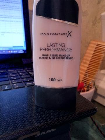 Тональный крем Max Factor Lasting Performance — фото из отзыва «Второй по крутости тональник в моей косметичке!»
