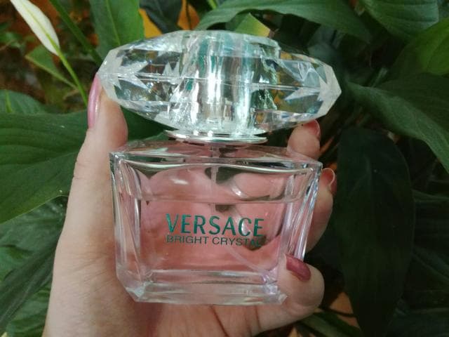 Туалетная вода Versace Bright Crystal — фото из отзыва «Классика цветочной компазиции»