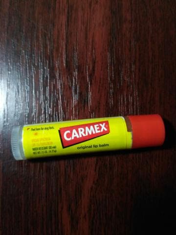 Бальзам для губ Carmex  — фото из отзыва «Бальзам для тех, кто хочет гладкие нежные губки»