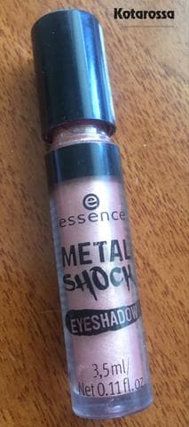 Тени для век Essence Metal Shock — фото из отзыва «Стойкие и блестящие тени с крутым оттенком» (1 из 3)