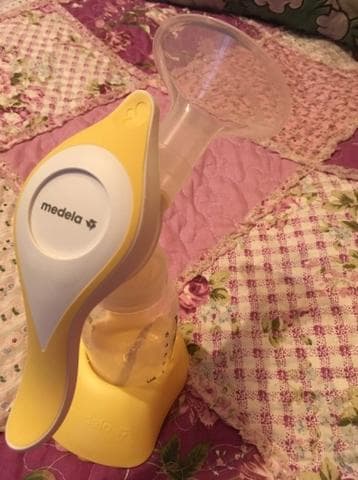 Ручной молокоотсос Medela "Harmony" — фото из отзыва «Мой маленький друг!»