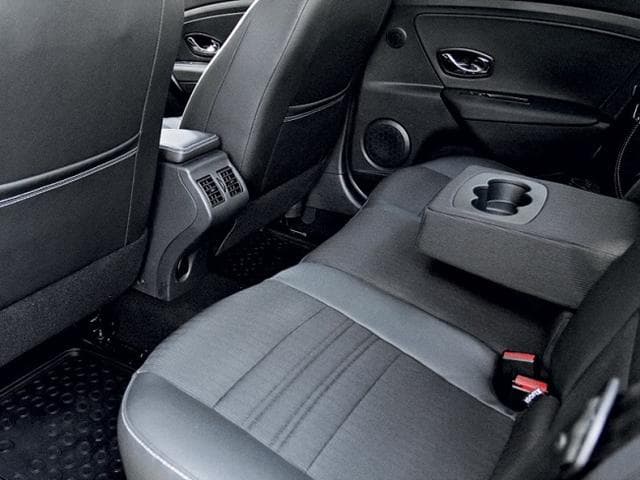 Автомобиль Renault Fluence, 2011 г. — фото из отзыва «Цена-качество!» (2 из 2)