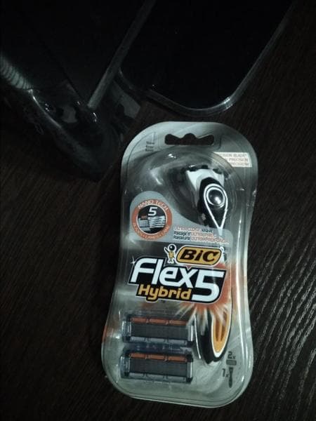 Бритвенный станок Bic Flex 5 Hybrid — фото из отзыва «Новинка, которая станет привычкой»