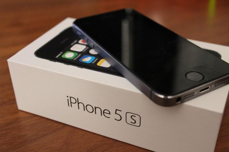 Телефон Apple iPhone 5 — фото из отзыва «Прекрасно!»