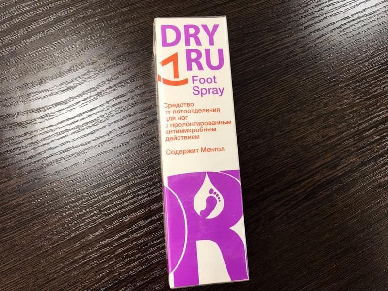 Дезодорант Dry Dry foot spray  — фото из отзыва «Отличное средство от потливости ног»
