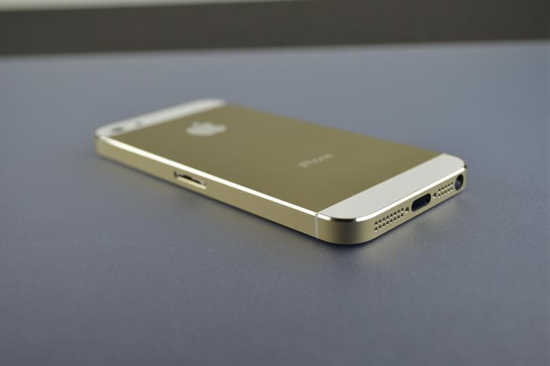 Телефон Apple iPhone 5 — фото из отзыва «Старый добрый 5 iphone»