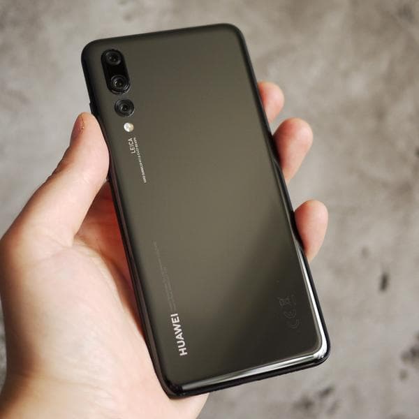 Телефон Huawei P20lite — фото из отзыва «Отличный телефон»