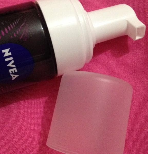 Мицеллярный мусс Nivea MAKE UP EXPERT — фото из отзыва «Перешла на этот мусс. Теперь только им очищаю лицо от макияж» (2 из 3)