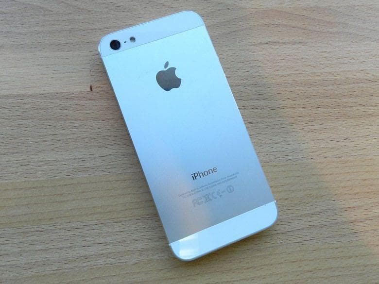 Телефон Apple iPhone 5 — фото из отзыва «Берите, он стоит своих денег»