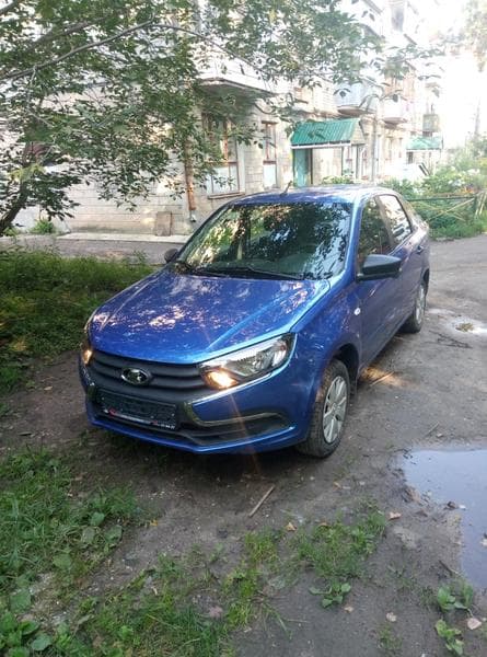 Автомобиль LADA (ВАЗ) Гранта — фото из отзыва «Достойный авто за свою цену» (1 из 2)