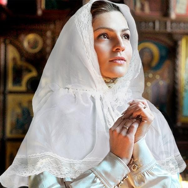 Ниспадающий платок "Светлый праздник". — фото из отзыва «Легко надеть без зеркала!»