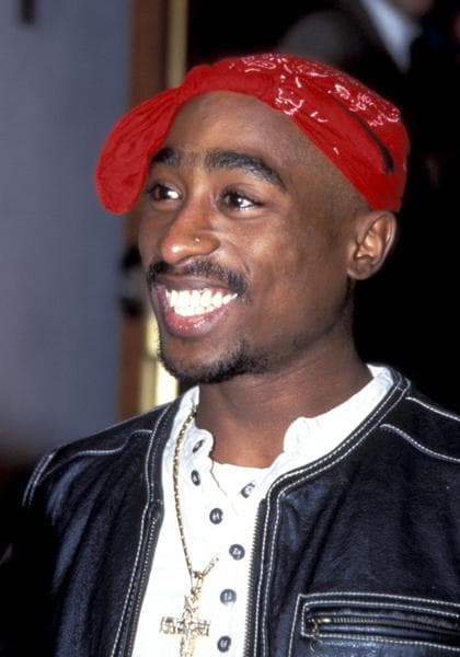 2pac — фото из отзыва «Настоящая легенда репа, рекомендую для прослушивания.» (3 из 3)