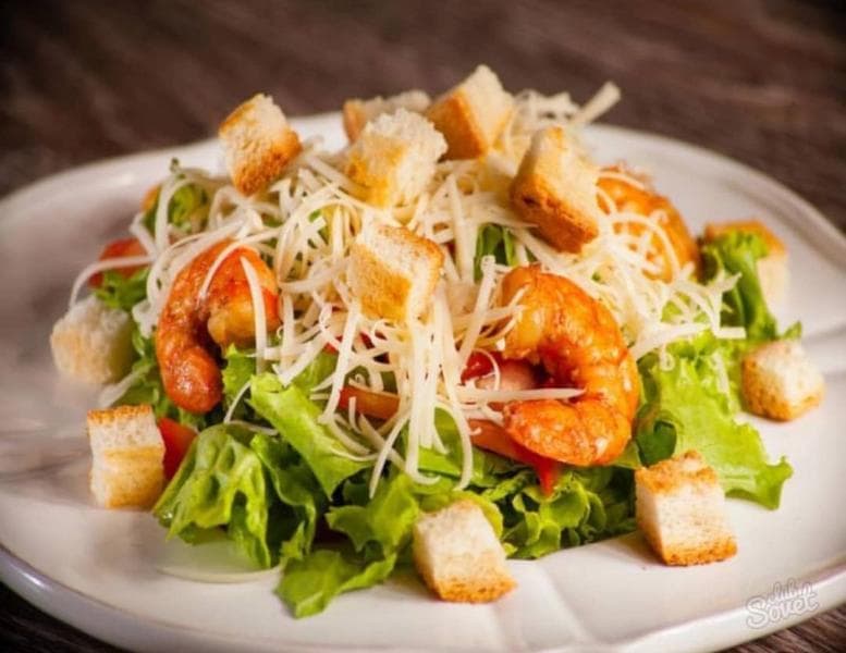 Цезарь — фото из отзыва «Отличный салат, очень вкусный советую на все праздники»