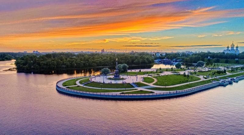 Ярославль., Россия — фото из отзыва «Начать знакомство с городом надо со "Стрелки"» (1 из 2)