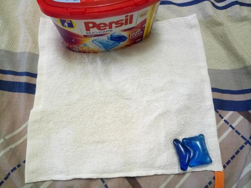 Капсулы PERSIL DUO-CAPS COLOR — фото из отзыва «Пятновыводимые капсулки»