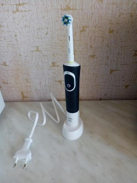 Braun Oral-B vitality 1000 — фото из отзыва «Справляется со своей задачей на 100%»